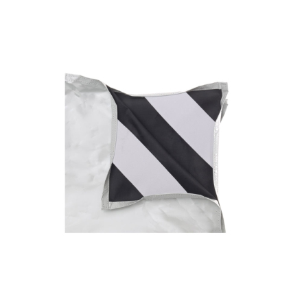 White / Black Fabric 42x72 (107x183 cm)